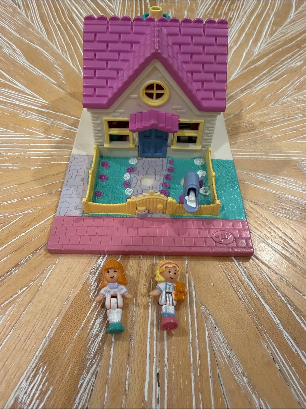 1993 COMPLETE Cozy Cottage Polly Pocket Bluebird w dolls